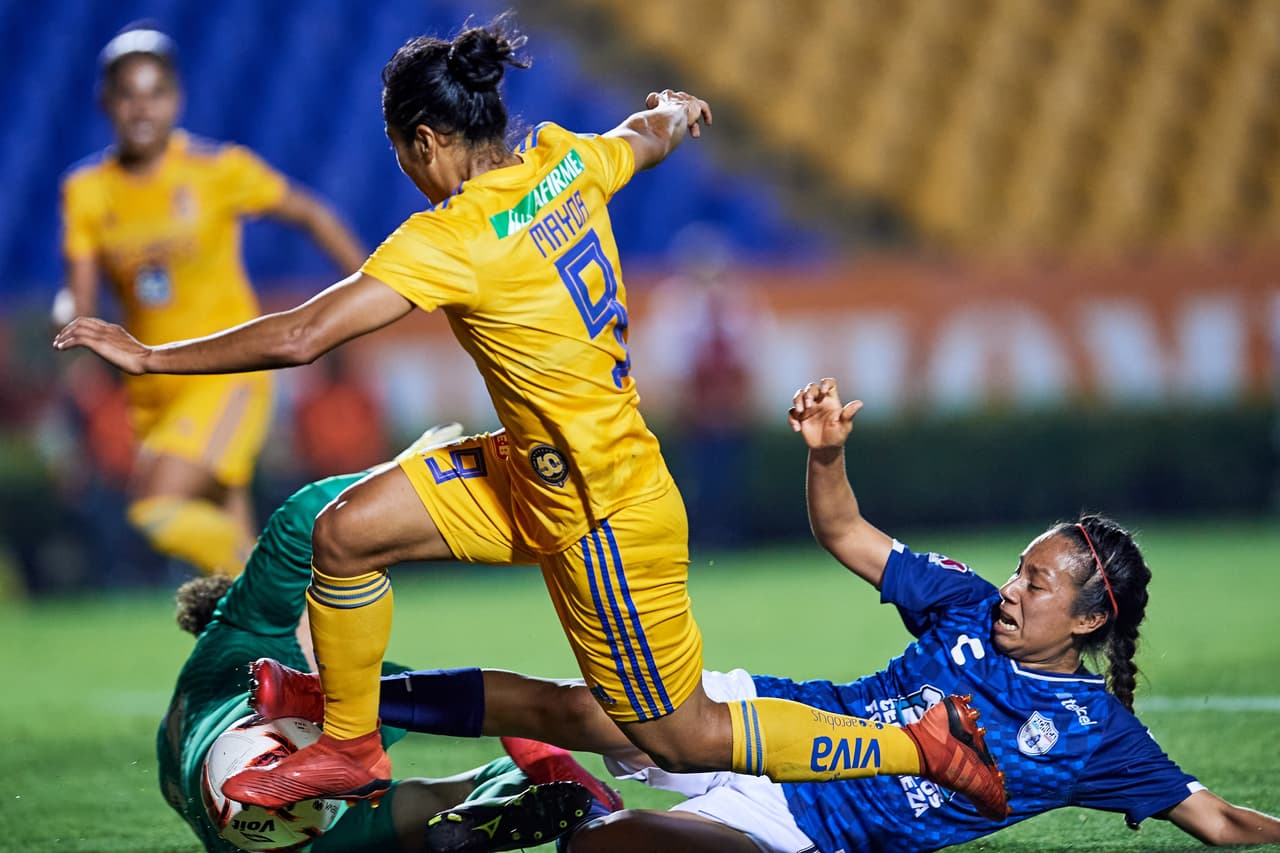Tigres derrotó al Pachuca con doblete de StephanyMayor y uno más de Ovalle; por 'las Tuzas' descontó Viridiana Salazar. Las de Tigres ya son segundas, con un partido menos que el líder América.