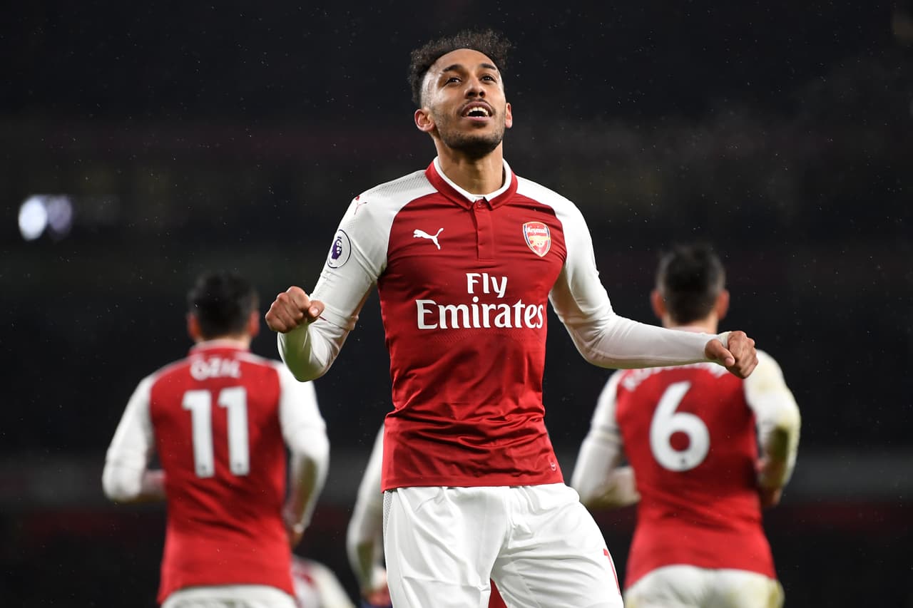 LONDON, ENGLAND - FEBRUARY 03: Pierre-Emerick Aubameyang of Arsenal celebrates after scoring his sides fourth goal during the Premier League match between Arsenal and Everton at Emirates Stadium on February 3, 2018 in London, England. (Photo by Michael Regan/Getty Images)