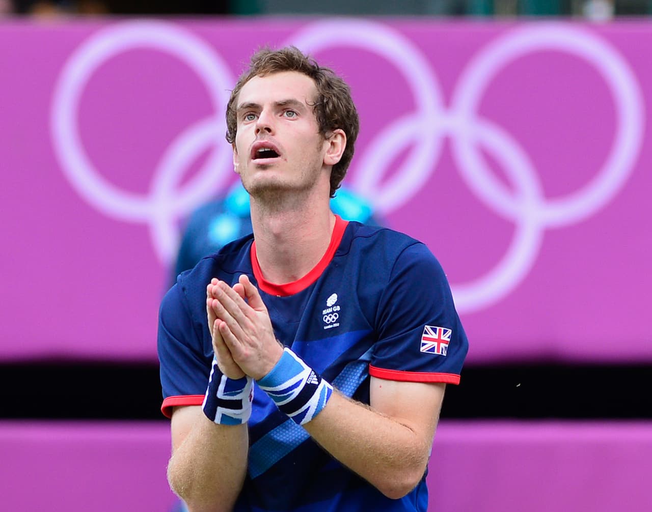 Apenas un mes después, Murray tomó revancha y venció a Federer en la final de Londres 2012, para ser el primer británico en ganar oro en tenis y con la alegría de hacerlo frente a su gente.