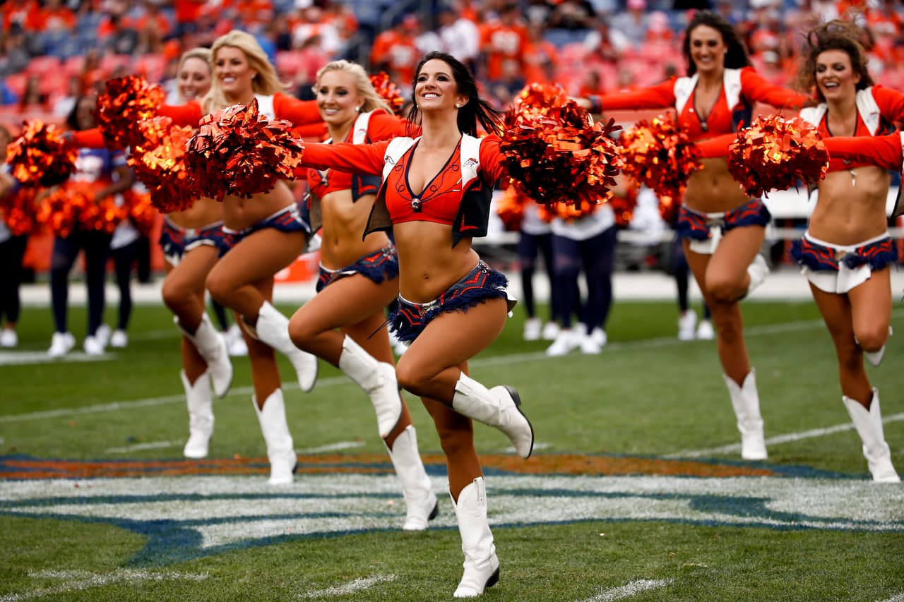 Las animadoras de los Vaqueros son las consentidas de la afición, pero las de Broncos, Patriots y Dolphins no se quedan atrás, ¿tú qué opinas?