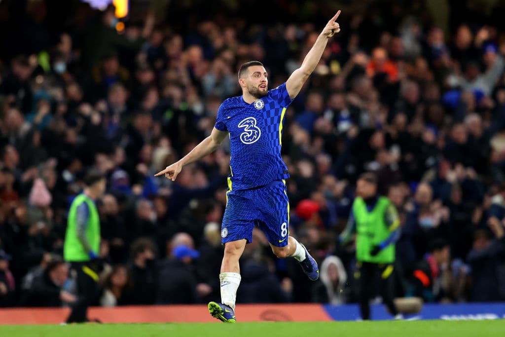 Chelsea le empata al Liverpool y reparten puntos durante la fecha 21 en la Premier League. Los 'Reds' lideraban el partido con goles de Sadio Mane y Mohamed Salah, pero antes de terminar la primera mitad, Mateo Kovacic y Christian Pulisic lograron igualar el marcador. Los 'Blues' superan a los de Klopp por un punto en la tabla.