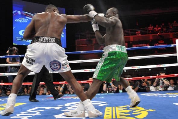 Luis Ortiz pegó con contundencia ante un rival que se veía desordenado y sin mucha técnica a pesar de su impresionante récord.