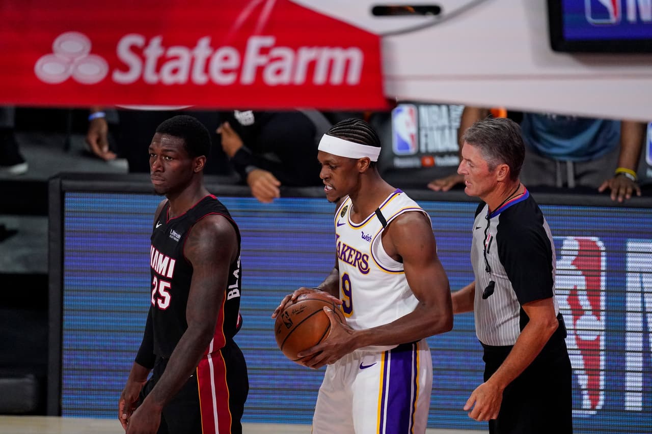 Miami Heat consigue la hazaña de vencer a los Lakers 104-115 sin dos jugadores titulares, Jimmy Butler sale inspirado, anota 40 puntos y consigue su primer triple doble en Finales de NBA.