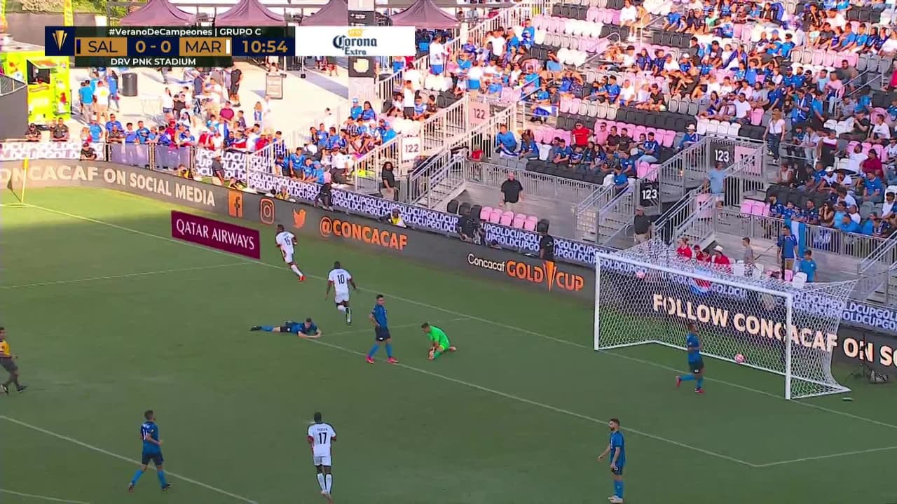 ¡GOL!  anota para Martinica. Patrick Burner