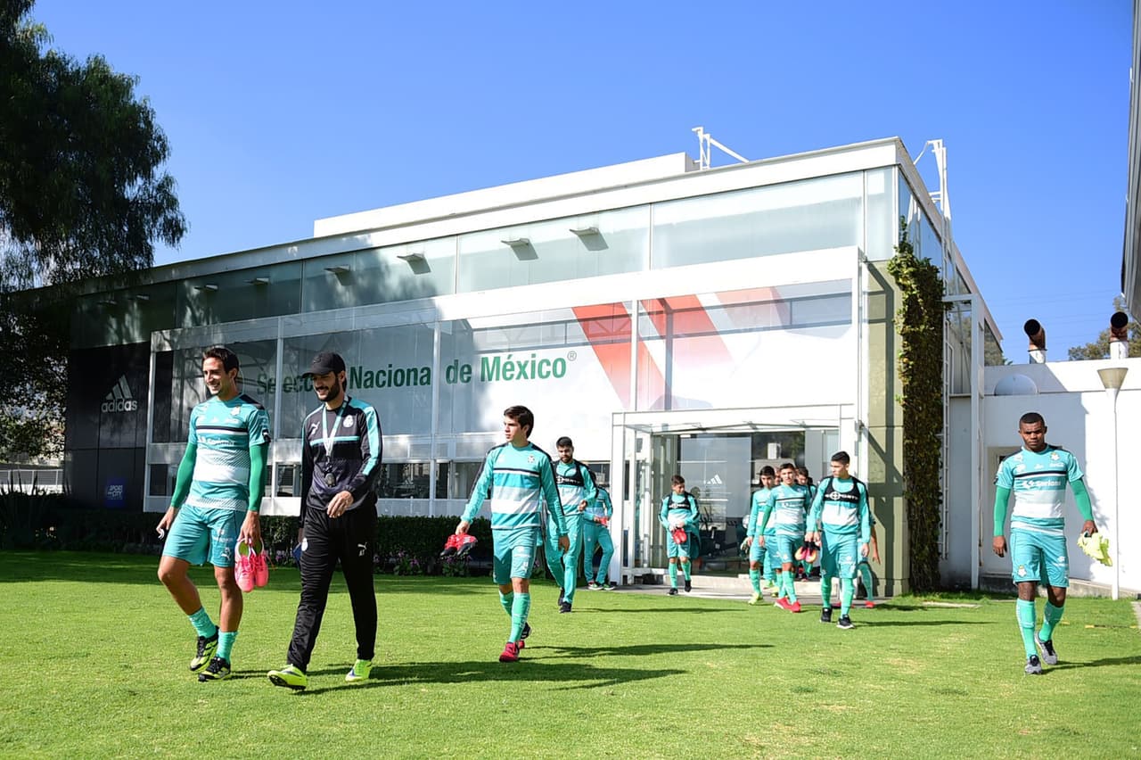 Está claro que aún tiene mucho futbol por dar, pero no está de más comenzar la carrera de entrenador.