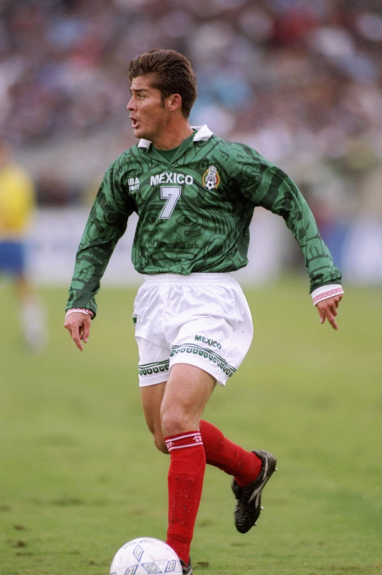 Uno de los mejores mediocampistas mexicanos de todos los tiempos, Ramón Ramírez se vistió de verde en 199 ocasiones, incluyendo los mundiales de Estados unidos 94 y Francia 98.
