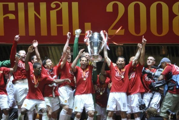 2008 fue inglés, ya que la Final se disputó entre Manchester United y Chelsea. Ni los millones de los 'Blues' pudieron evitar que el 'Man-U' ganara en penaltis por 6-5.