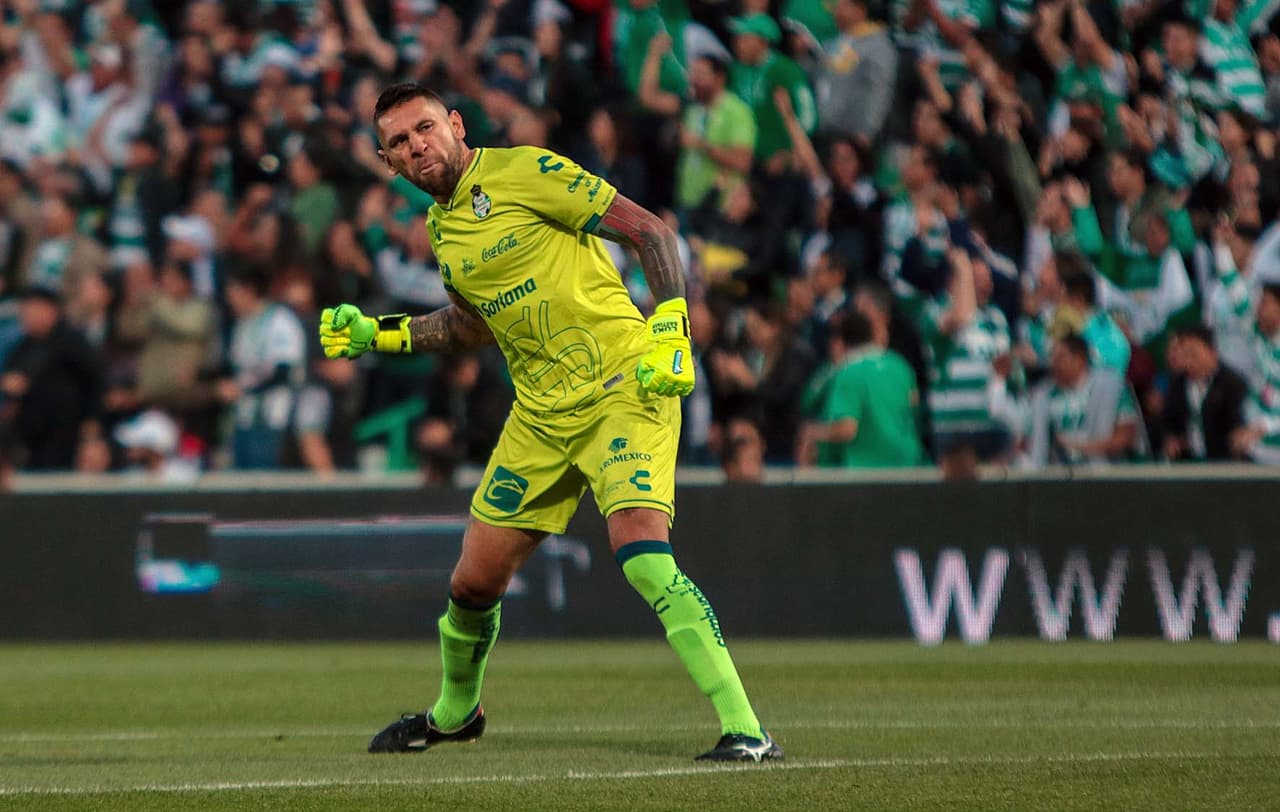 Santos Laguna derrotó 1-0 a las Chivas del Guadalajara en el Estadio Corona ante unos 25 mil espectadores en el partido que bajó el telón de la Jornada 4 del Clausura 2019 de la 
<a href="https://www.univision.com/deportes/futbol/liga-mx">Liga MX</a>.