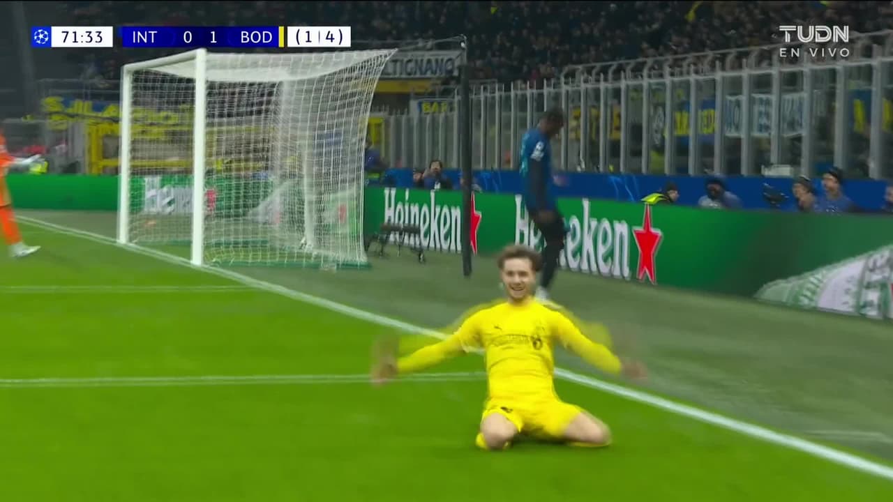 ¡Apaguen las luces! Golazo de Håkon Evjen para el 0-2 en el marcador