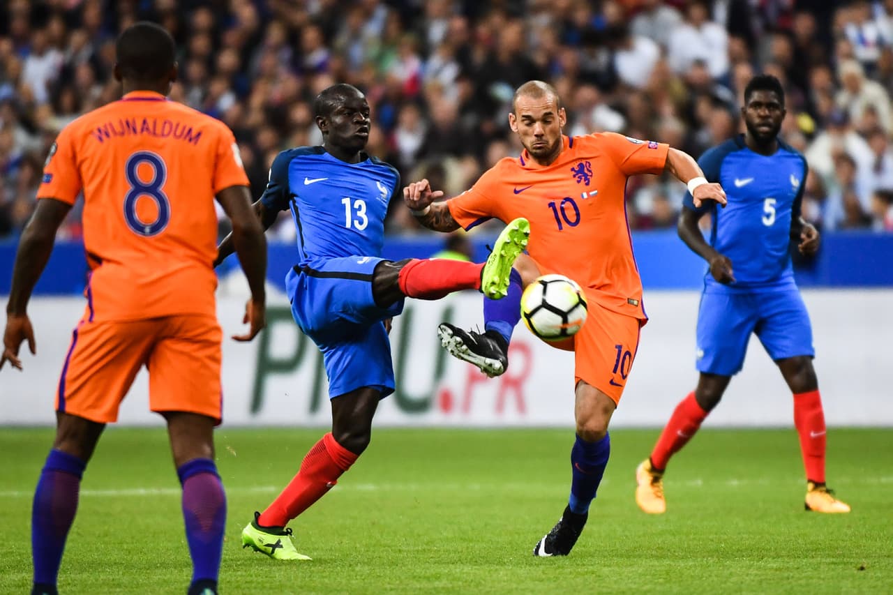 Ngolo Kante of France and Wesley Sneijder of netherlands during the Fifa 2018 World Cup qualifying match between France and Netherlands at Stade France on August 31, 2017 in Paris, France. (Photo by Anthony Dibon/Icon Sport)