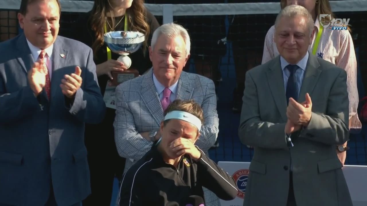 Videos. Azarenka rompe en llanto en Monterrey