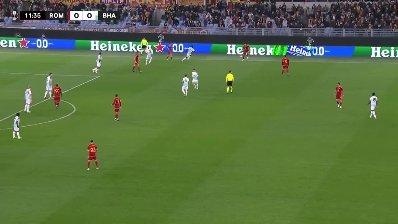 ¡GOL!  anota para AS Roma. Paulo Dybala