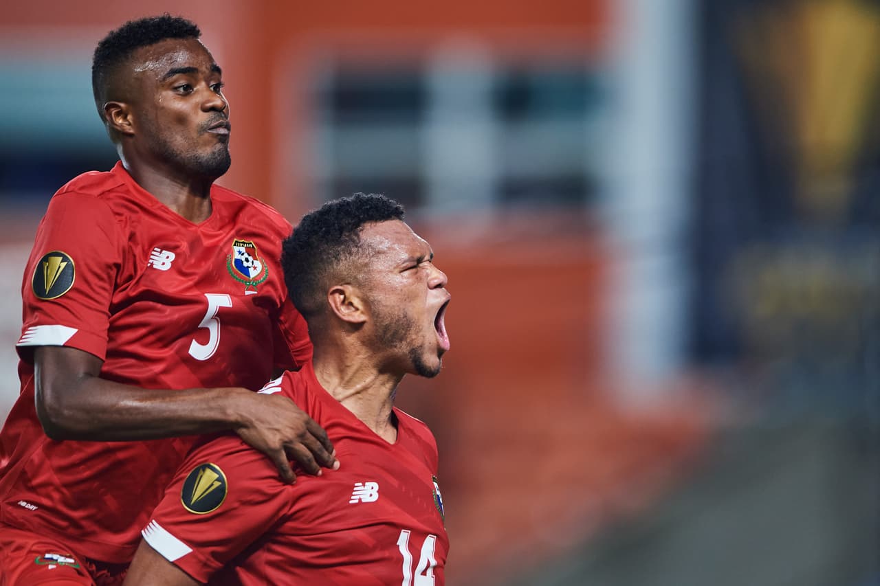 Pero Rolando Blackburn volvió a echar a perder la fiesta de Qatar cuando marcó su doblete al 58' para el 2-2.