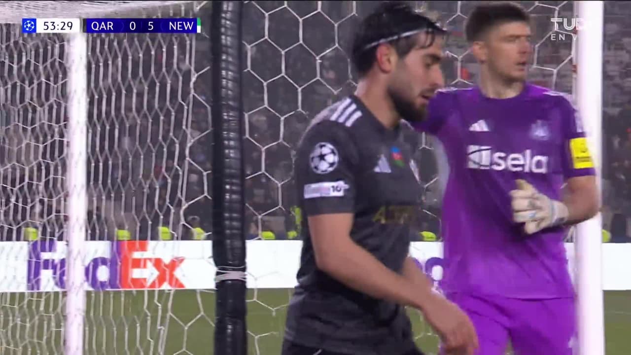 ¡GOL!  anota para FK Qarabag. Elvin Cafarquliyev