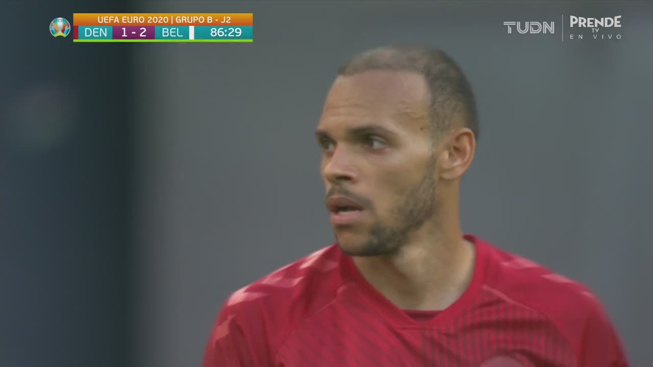 ¿A quién le rezan? El travesaño salva a Bélgica