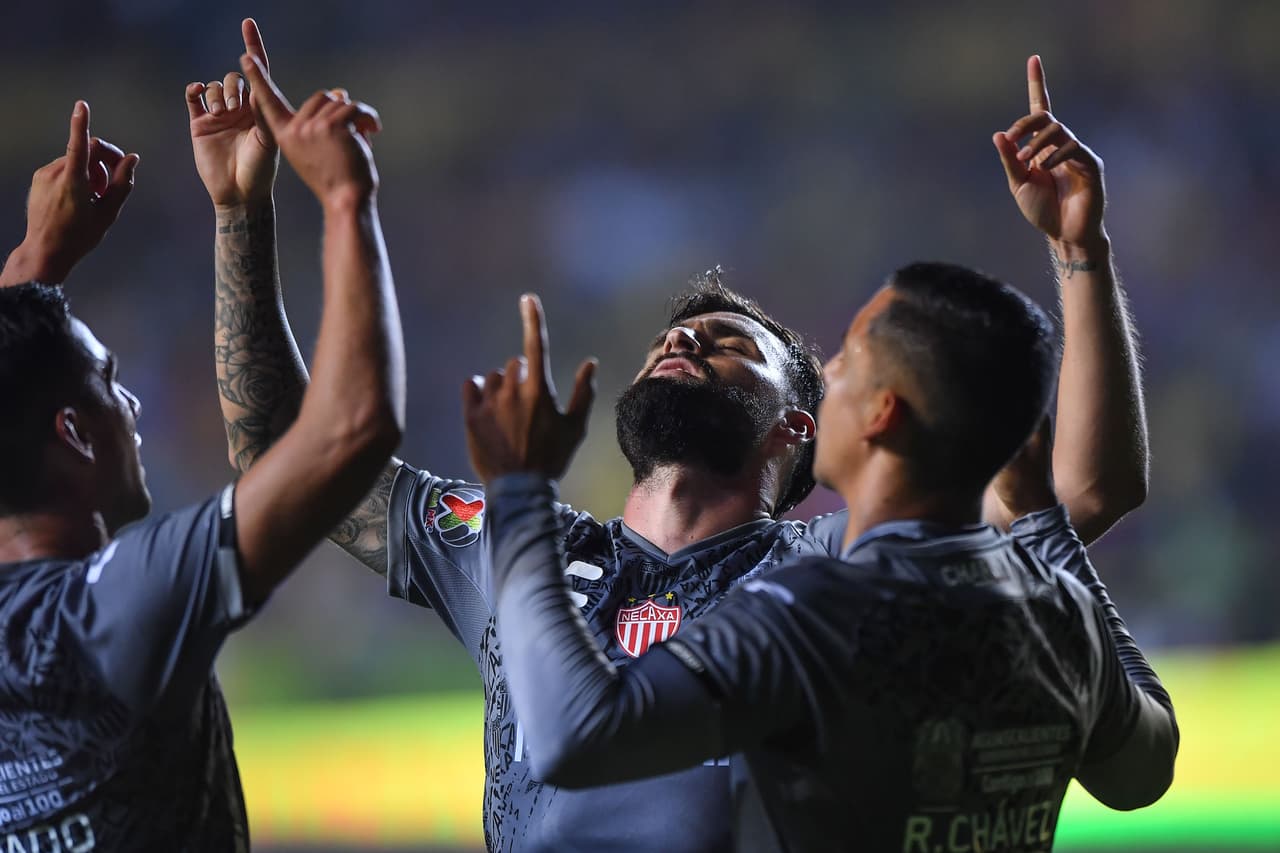 Necaxa consumó una voltereta espectacular en el estadio Morelos ante Monarcas tras derrotarlo 2-3.