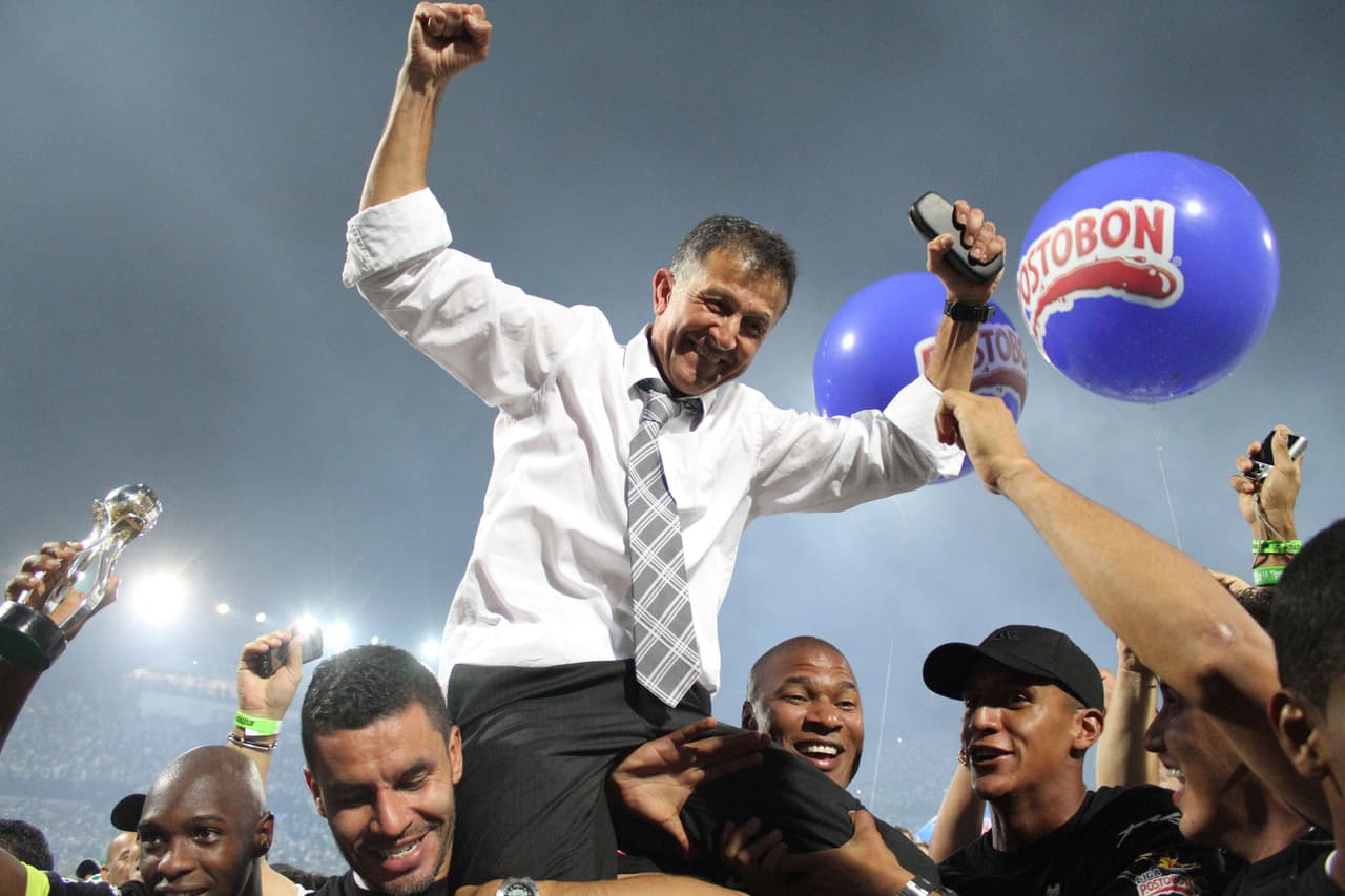 Juan Carlos Osorio tuvo un paso brillante por Atlético Nacional en Colombia, con el que obtuvo ocho títulos y fue finalista de Copa Suramericana. Eso llamó la atención de Sao Paulo, con lo que fue el primer colombiano en dirigir en Brasil. No obstante, su éxito no lo acercó a la selección de su país, que está bajo el cargo del argentino José Pékerman.