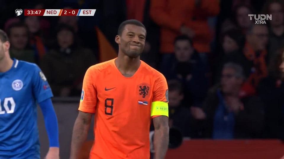 Tiro desviado de Georginio Wijnaldum