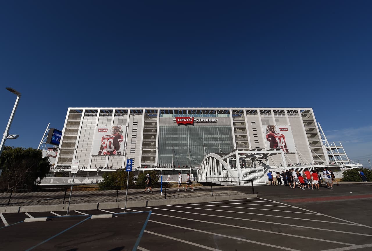 ... otros eventos como hockey sobre hielo, conciertos musicales, fútbol americano colegial y fútbol soccer internacional como el amistoso entre México y Chile en 2014 y el juego de la Copa Internacional de Campeones donde el Manchester United derrotó 3-1 al FC Barcelona.