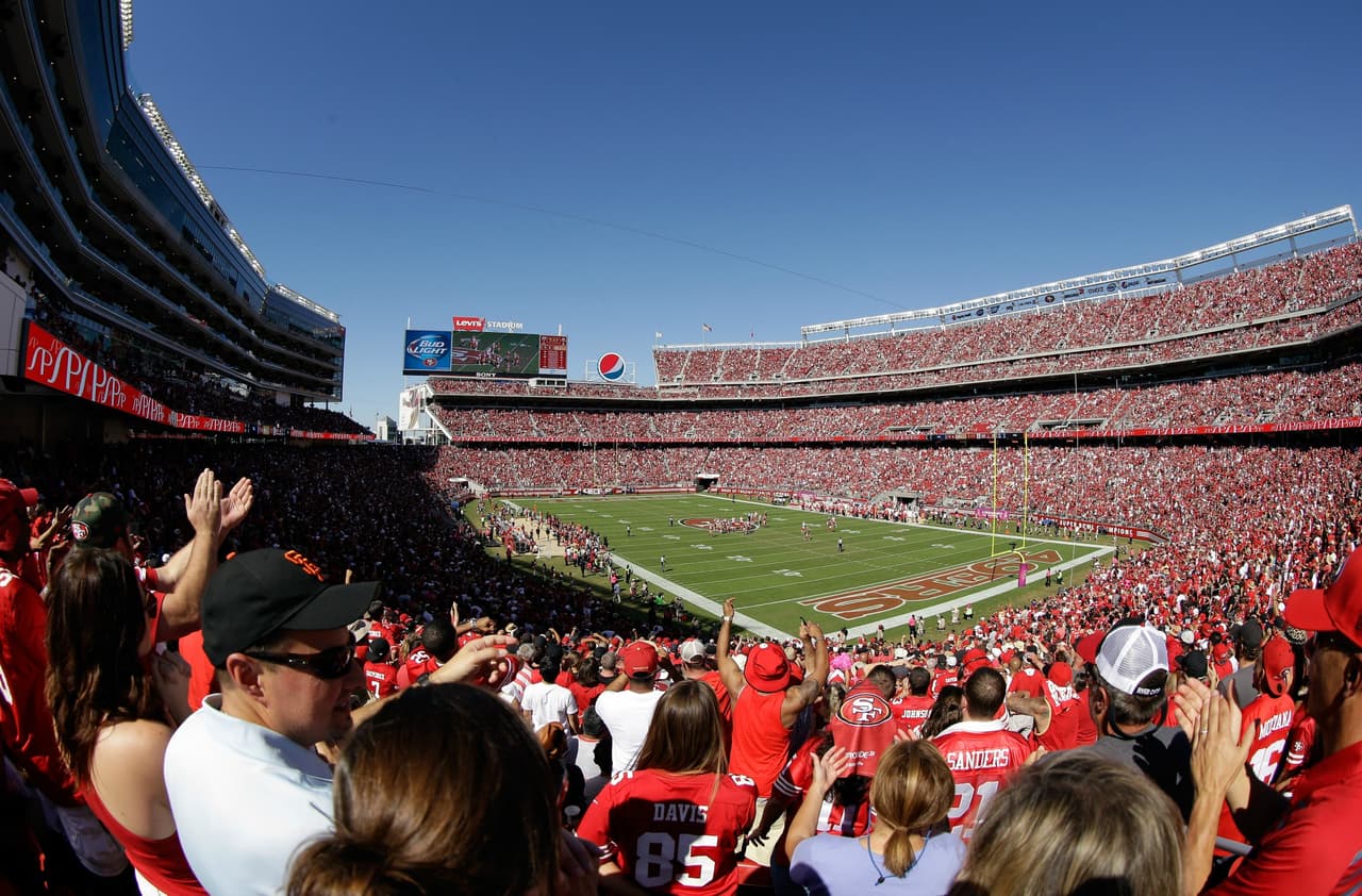 Los principales equipos deportivos de la ciudad son los Broncos de la Universidad de Santa Clara y los San Francisco 49ers de la NFL.