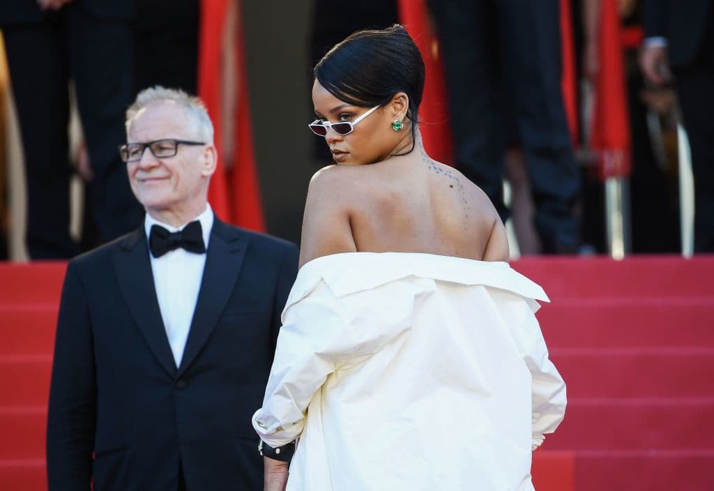 Aunque muchos piensan que la mayoría de su dinero viene por parte de su carrera en la música esto es falso.
<br>