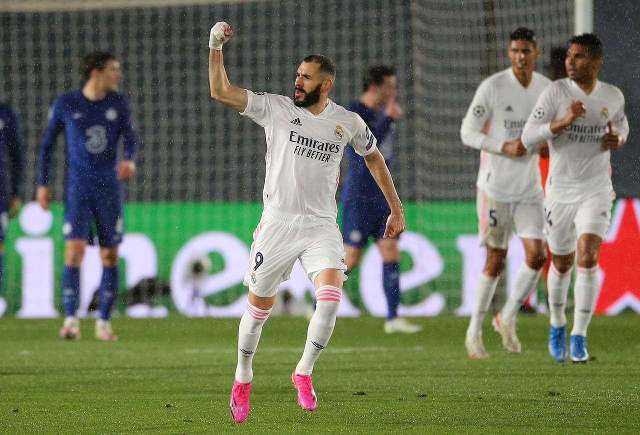 Benzema iguala a Raúl en la lista de máximos goleadores 