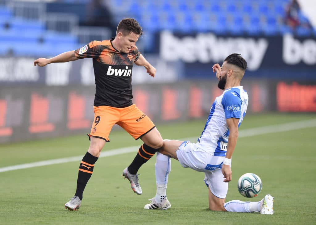Leganés sale inspirado al partidpo y presionan como nunca lo habían hecho hsta robar el balón.