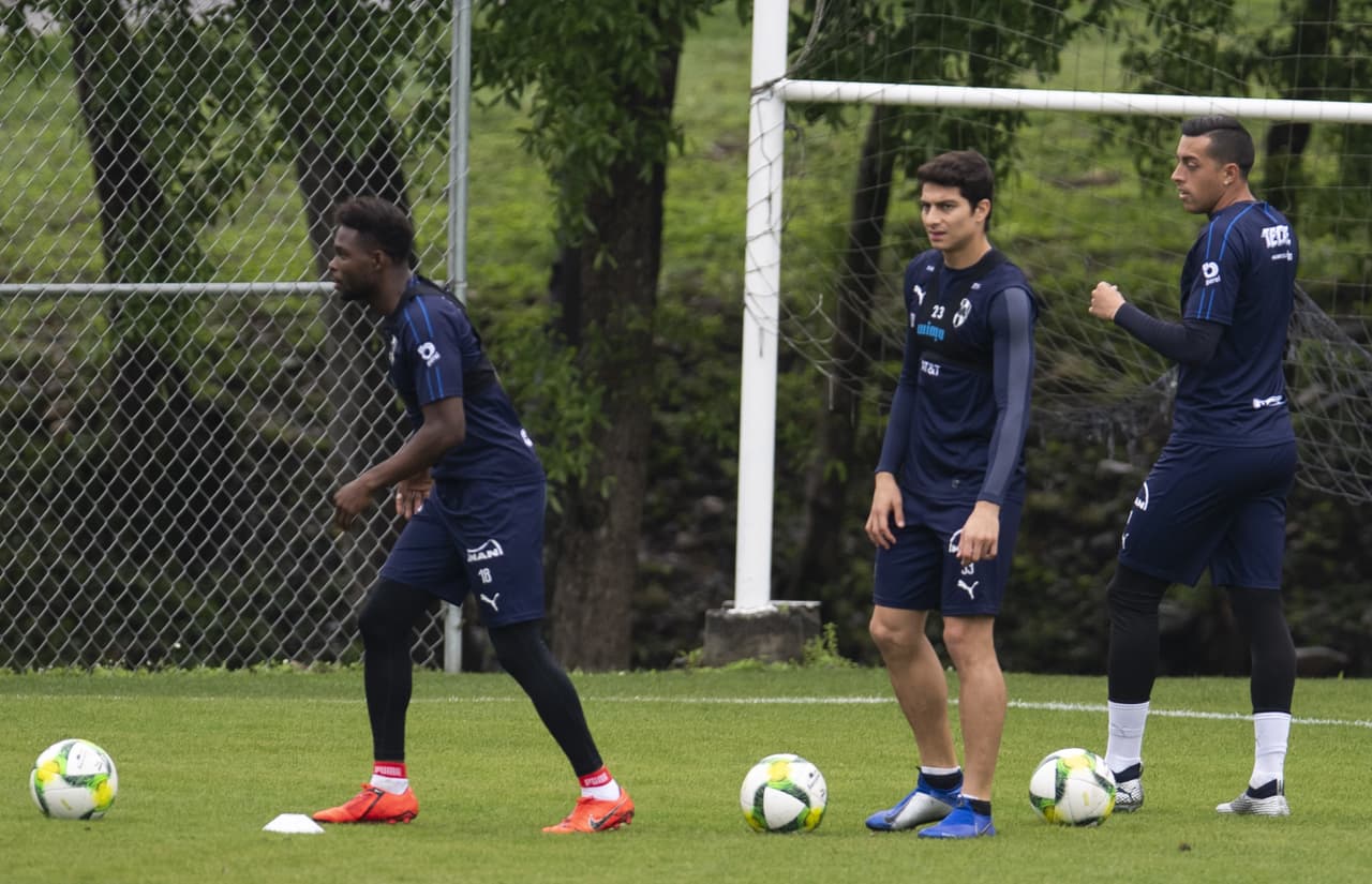 Monterrey recibe a Cruz Azul, que viene con invicto de cuatro juegos, tres de ellos victorias seguidas. Por eso, Rayados entrena con la idea de un triunfo con sabor a revancha por las derrotas sufridas contra "La Máquina" en Copa y Liga en 2018.
