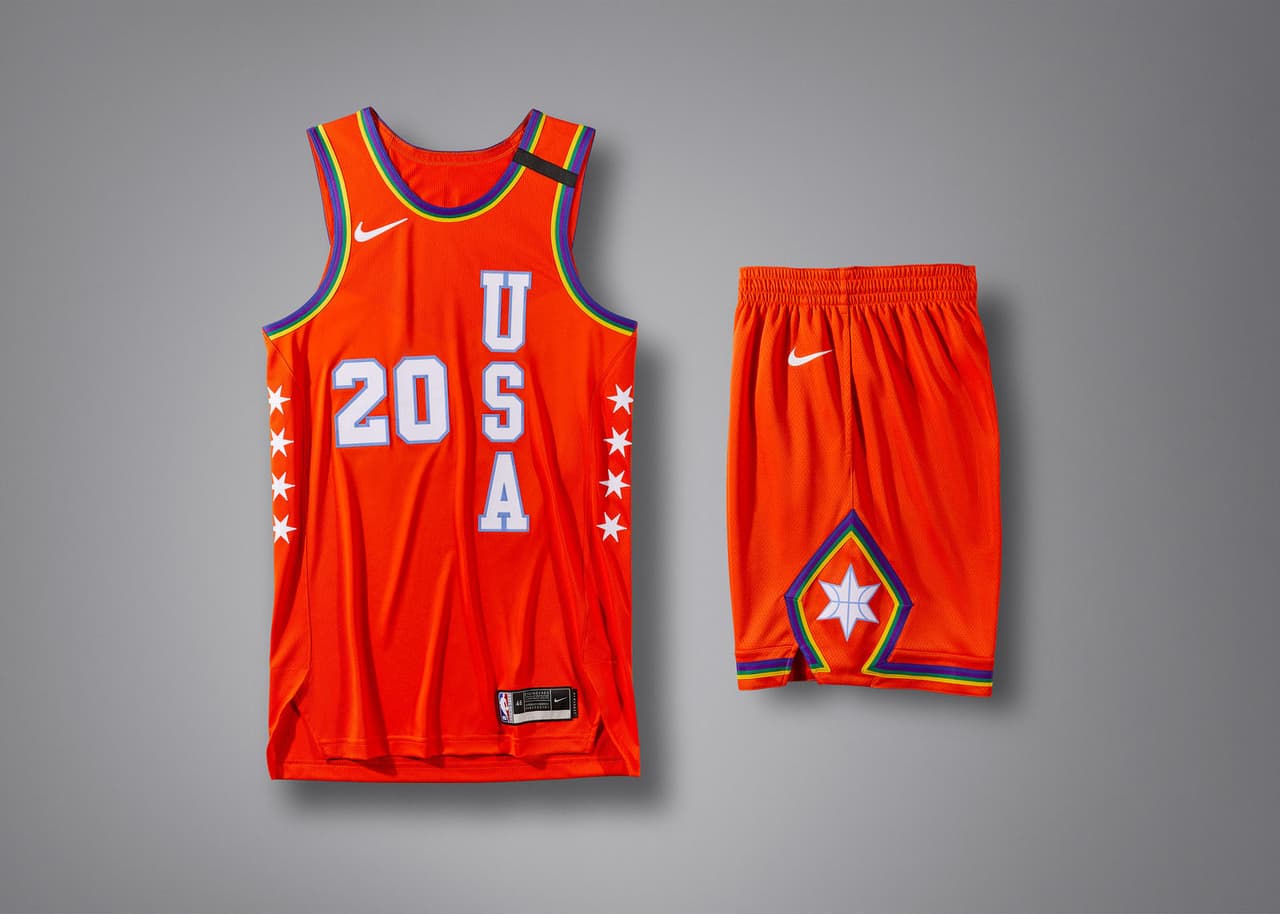 <b>Juego Rising Stars</b>
<br>Estos uniformes harán honor a las líneas naranja y morado. Los shorts tendrán la estrella un poco más pequeña y mejor vistosa.