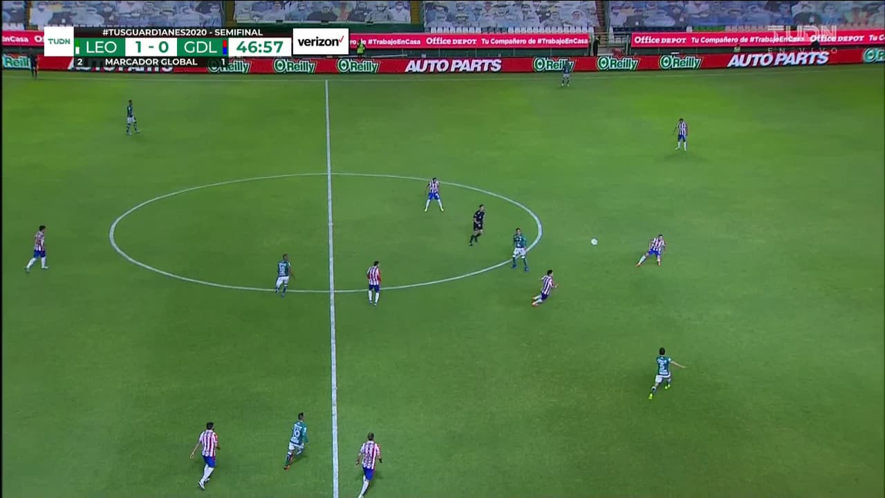 ¡TIRO ATAJADO! disparo por Jean Meneses.