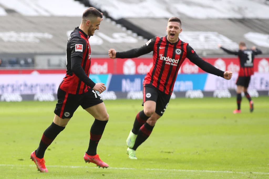 Frankfurt hizo valer su condición de local y goleó a Union Berlin 5-2. Frankfurt y Union Berlin llegaron a 47 y 38 unidades, respectivamente.