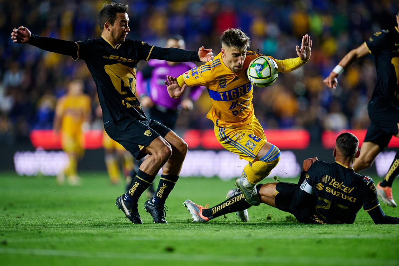 La era de Chima Ruiz comenzó con victoria en el Volcán ante los Pumas de Rafael Puente con doblete de Gignac y estreno goleador de Nico Ibañez vistiendo la camiseta de la UANL.
