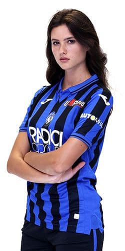 Esta temporada el Atalanta jugará por primera vez la UEFA Champions League y por tal motivo decidió presentar sus nuevas playeras con modelos de pasarela, decidión que ha sido criticada por algunos aficionados por no ser las jugadores del equipo femenil. Al margen de eso, sus jerseys tendrán detalles especiales con los que esperan seguir haciendo historia.