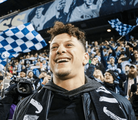 Mahomes será uno de los propietarios del equipo de Alan Pulido