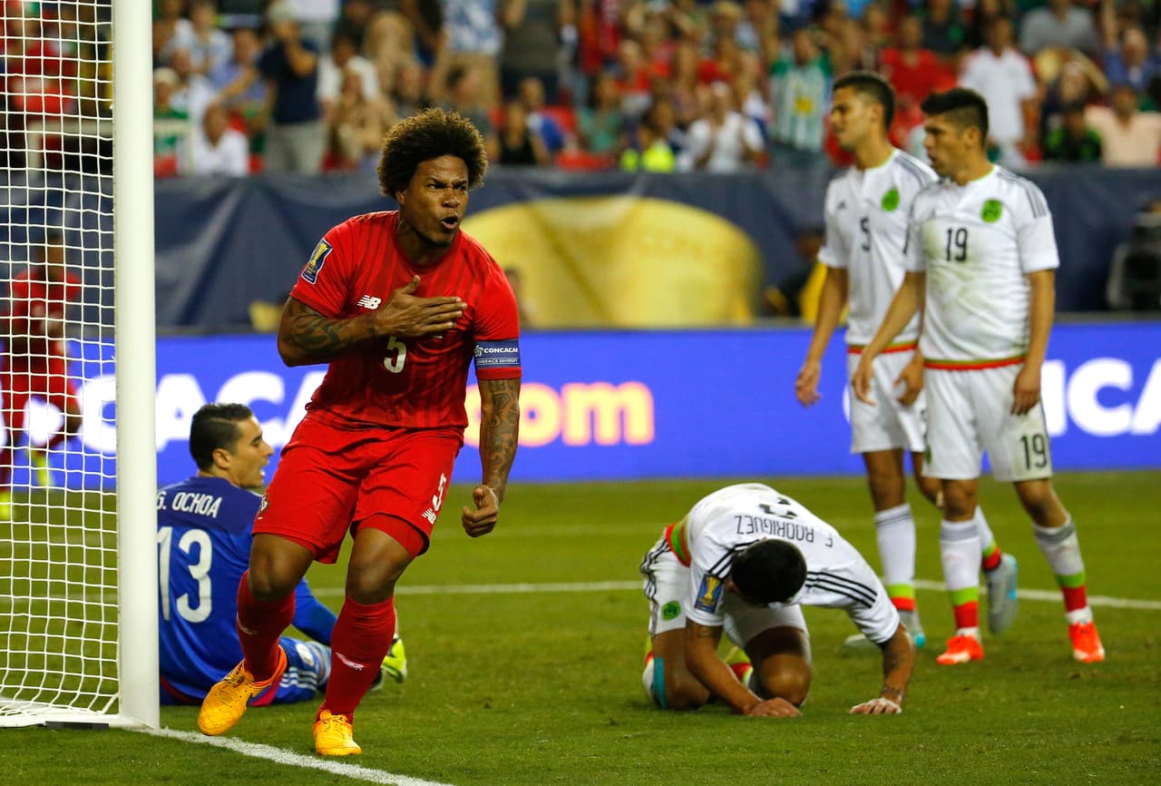 El defensa central Román Torres es uno de los hombres fuertes de la Selección de Panamá y ya le ha hecho dos goles a México por vía aérea. Es difícil de pasar en la defensa y será el capitán en reemplazo del ausente Felipe Baloy.