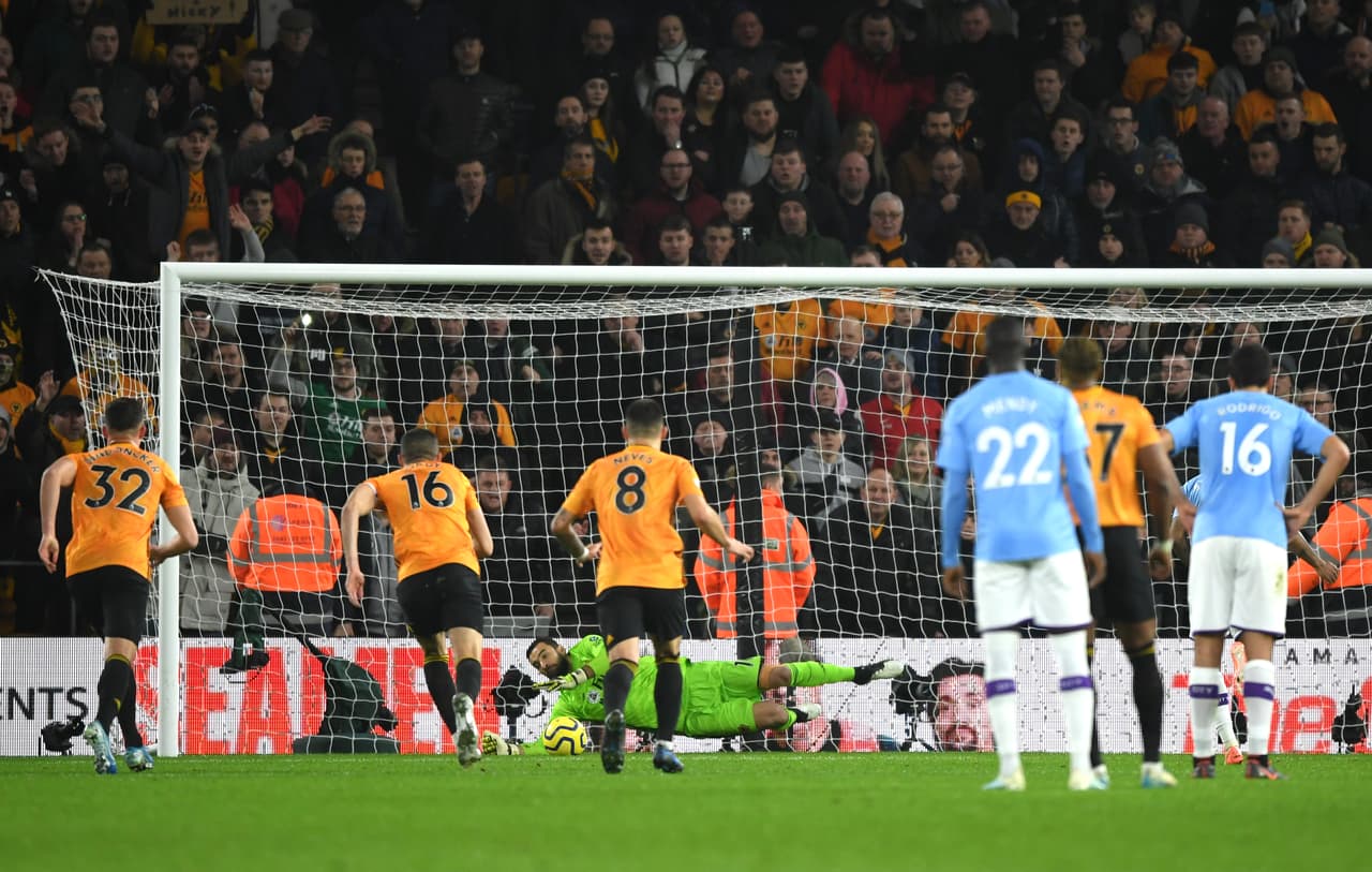 Wolverhampton supera de manera agónica 3-2 al Manchester City con anotaciones de Adama Traoré (55'), Raúl Jiménez (82') y Doherty (89'). El doblete de Rahem Sterling (25' y 50') no fue suficiente para los de Pep Guardiola.