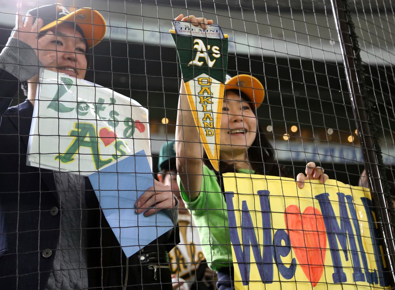 Este miércoles, en el Tokyo Dome, se dio inicio a una nueva temporada de la Major League Baseball (MLB) con el triunfo entre los Seattle Mariners y los Oakland Athletics por 9-7. Fue el primero de los dos juegos planeados en Japón en esa Serie Inaugural y la afición asiática respondió de la mejor manera.