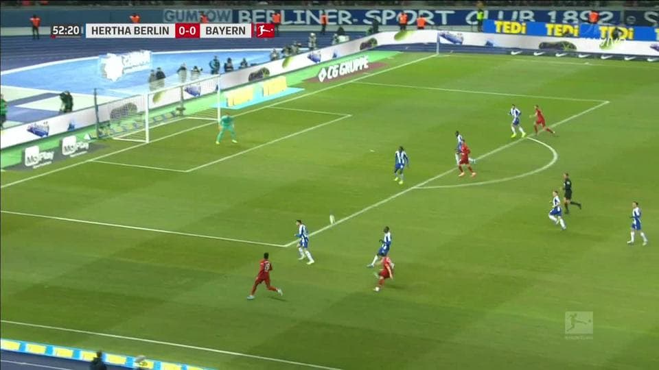 Tiro desviado de Ivan Perisic