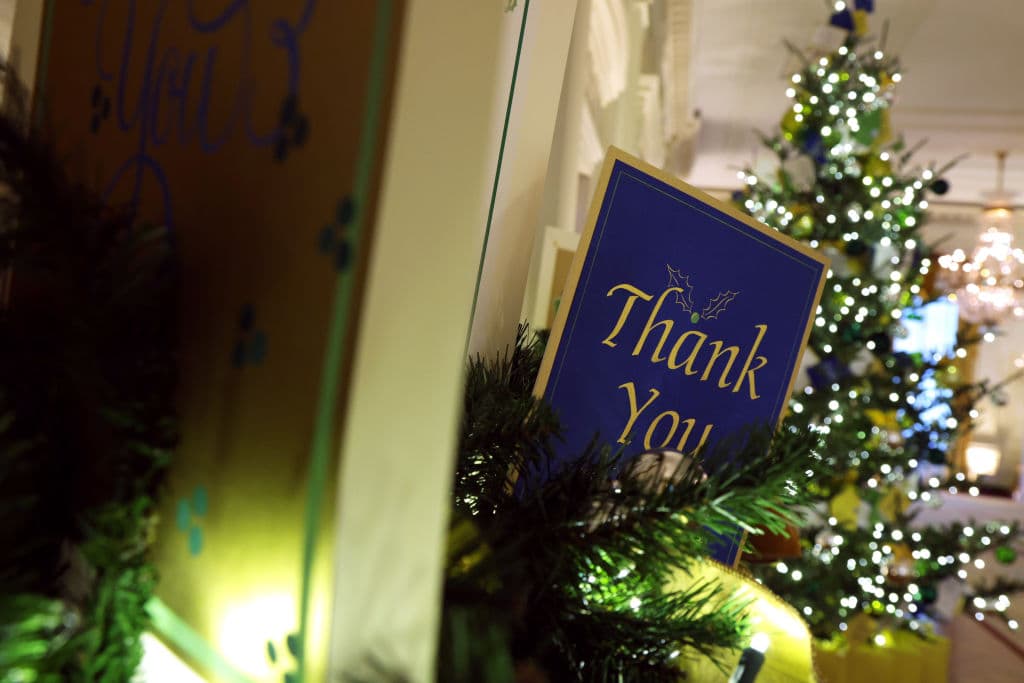 Así lucen las decoraciones navideñas en el Cuarto Este de la Casa Blanca.