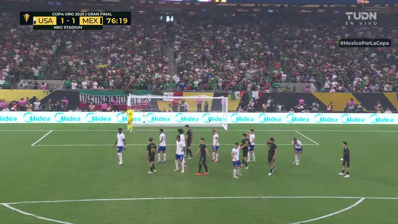 ¡GOL!  anota para México. Edson Álvarez