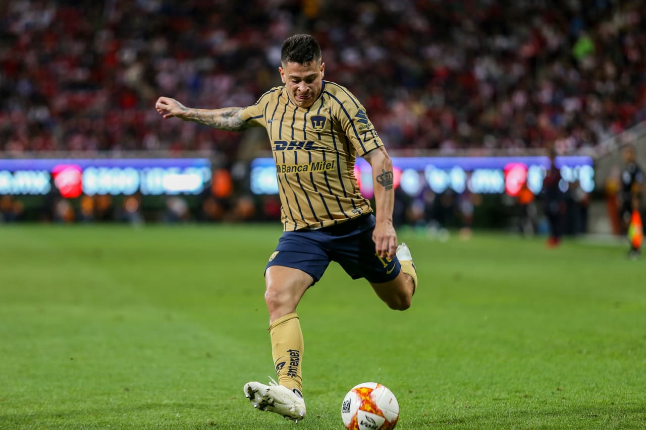 Pumas se aprovechó en la segunda parte de la desesperación del Guadalajara y trataron de jugar al contragolpe los de David Patiño.