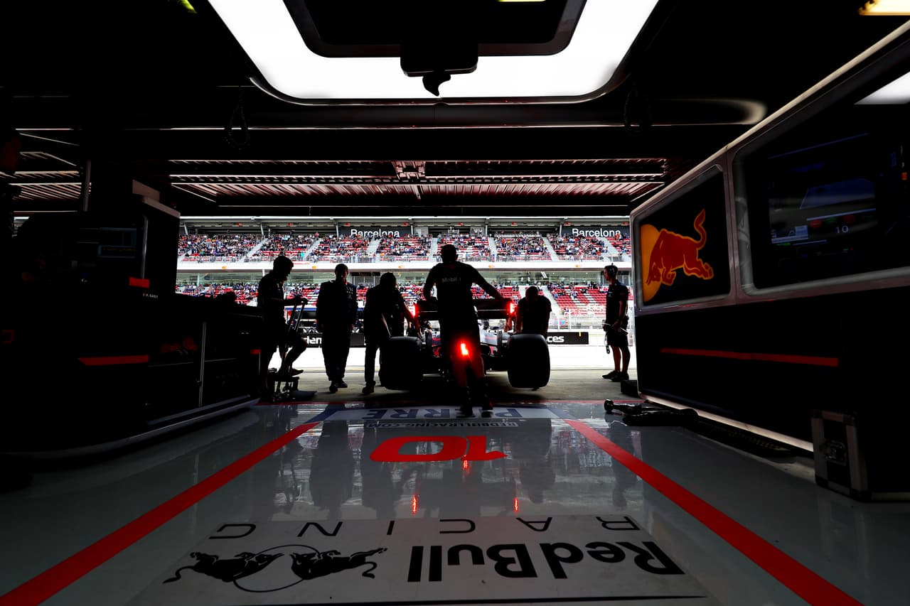 El primer lugar en la grilla de partida para este domingo, en Montmeló, quedó en manos de Valtteri Bottas quien como en las prácticas impuso su velocidad. El Top 3 lo completaron Lewins Hamilton y Sebastian Vettel, mientras que el mexicano Sergio 'Checo' Pérez partirá en la casilla 15.