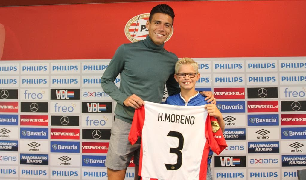 Héctor Moreno es presentado con el PSV, portará el '3'