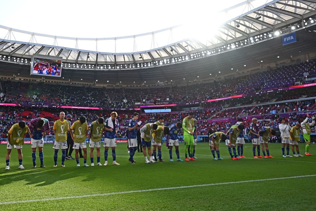Jugadores de Japón agradecieron a aficionados y pidieron disculpas tras el partido.