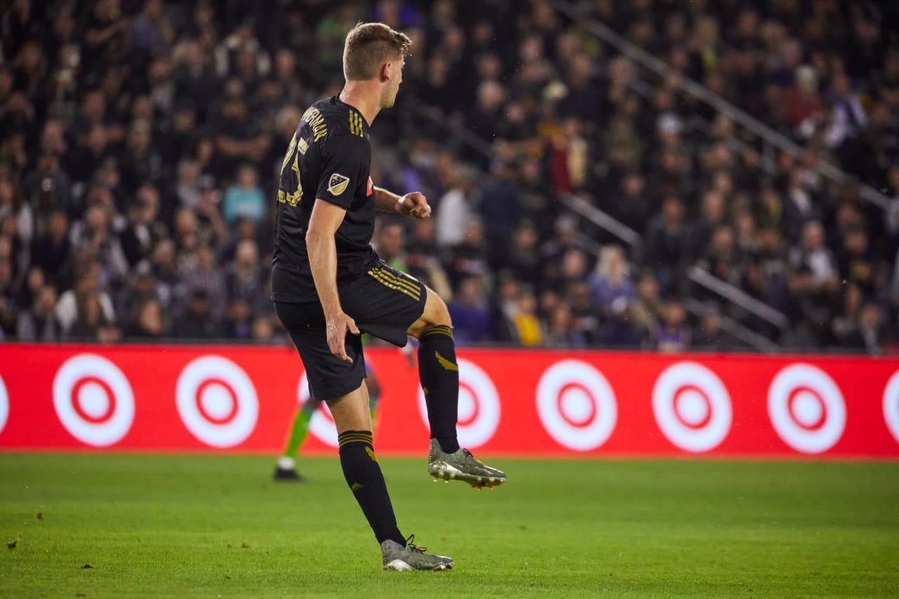 Edaurd Atuesta (17’) abrió el marcador para LAFC. Raúl Ruidíaz (22’, 64’) y Nicolás Lodeiro (26’) anotaron por los visitantes.