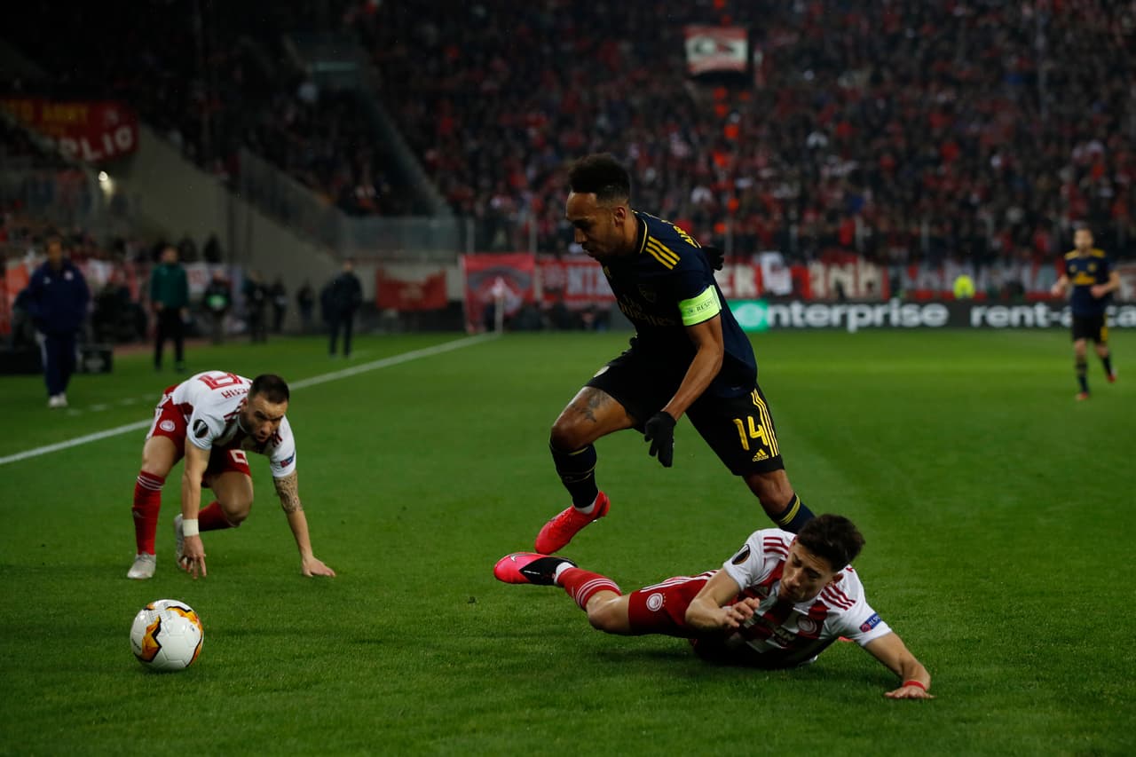 Olympiacos empezó muy fuerte, pero ya enfilándose al término de la primera parte, ha bajado un poco la intensidad.