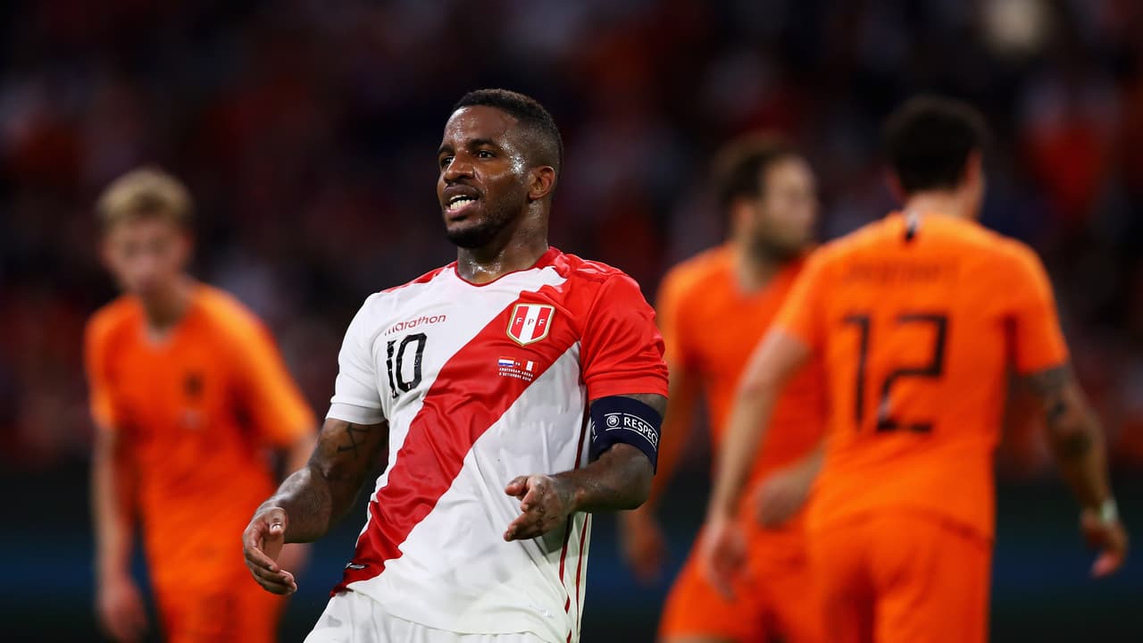 Delantero: Jefferson Farfán (Lokomotiv Moscú)