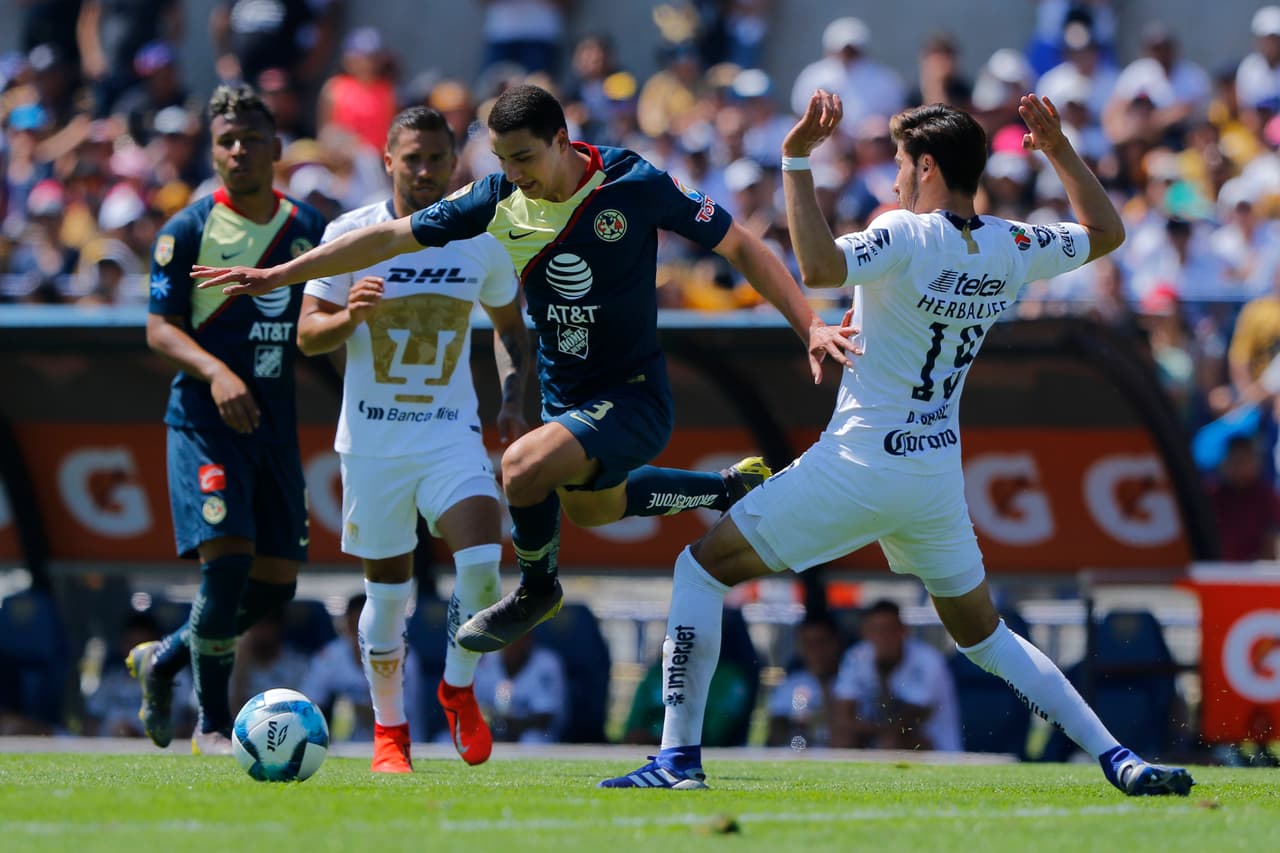 En el ´primer tiempo los equipos se cuidaron bastante y jugaron lejos de las áreas.