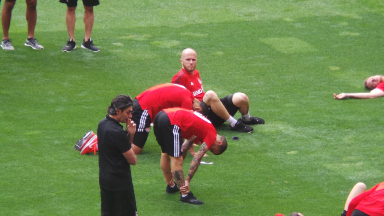 Después del 2-1 en el BMO Field, Toronto F.C. llegó hace unos días a suelo tapatío para preparar el juego de vuelta de la final de la Concacaf Liga de Campeones. Este martes, los dirigidos por Greg Vanney –pero comandados en el campo por Sebastian Giovinco y Michael Bradley– reconocieron el campo del estadio Akron.