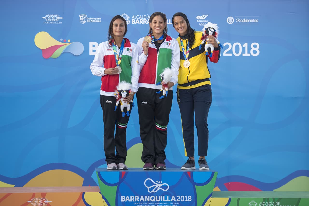 En el trampolín 3m el 
<b>oro fue para la mexicana Carolina Mendoza y la plata para su compatriota Paola Espinosa. </b>Diana Pineda (Colombia) cerró el podio.